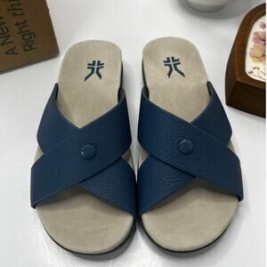 Kuru Breeze Leather Cross Strap Sandal Mineral Blue Women 8 Medium NWB